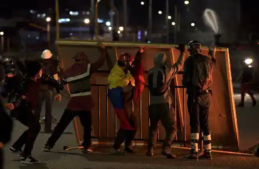 Tres muertos en una semana en Bogotá: Prohíben protestas en portales Américas y  Suba