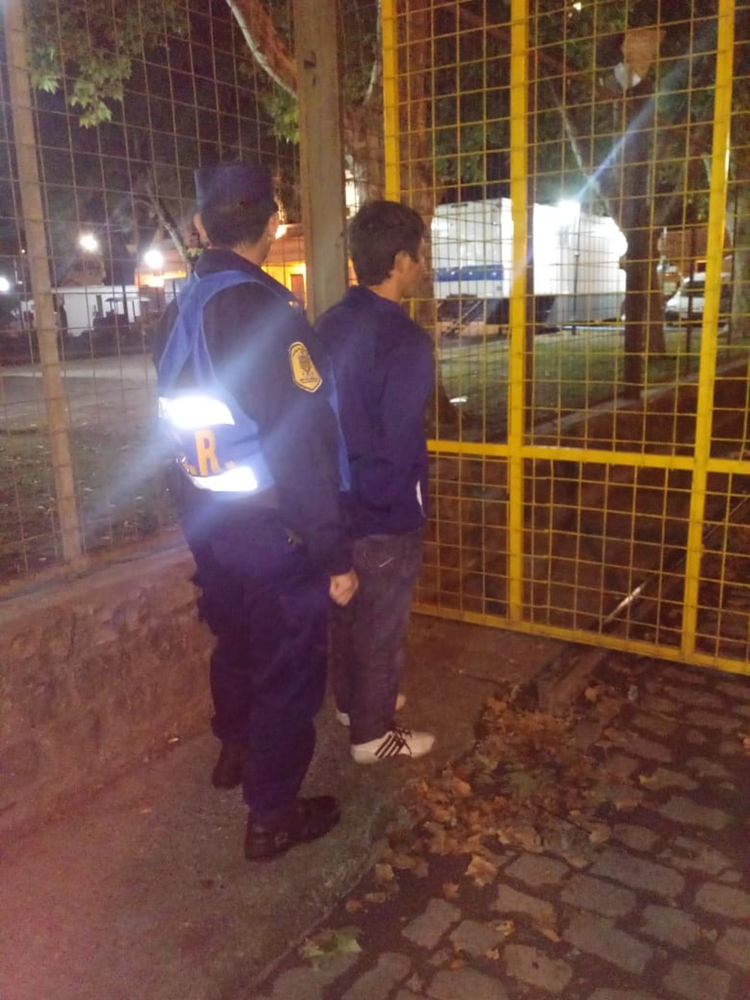 Robó una cartera en una tribuna del carnaval, pero lo vieron y lo atraparon