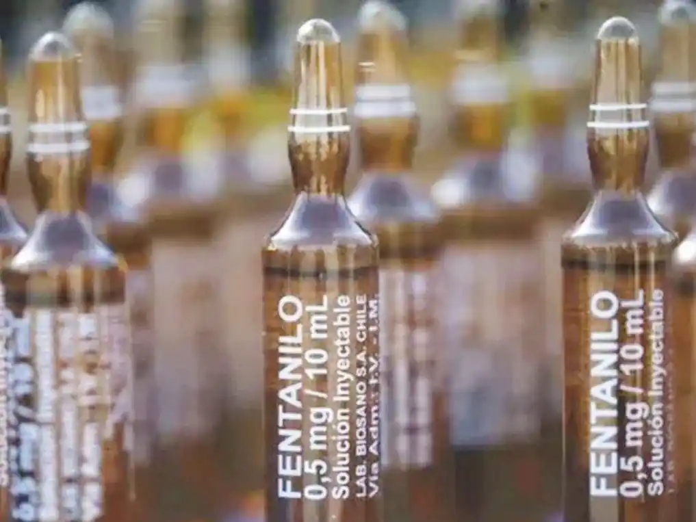 Hay 76 muertes confirmadas y riesgo de más víctimas por fentanilo contaminado