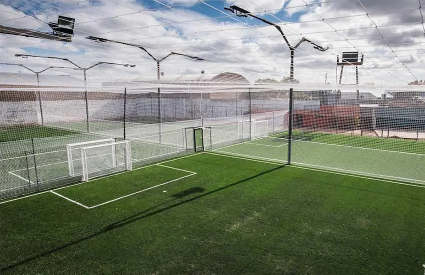 Horas decisivas: se evalúa la reapertura de canchas de fútbol 5 y gimnasios