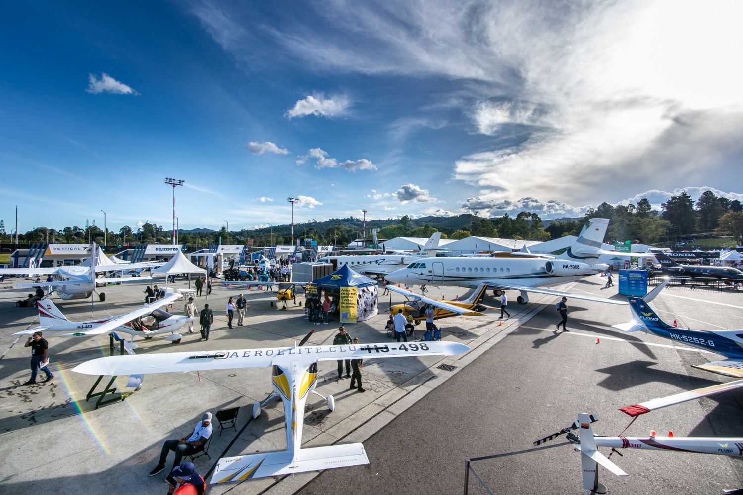 Primer día exitoso en F-AIR COLOMBIA 2023: Negocios en pleno vuelo