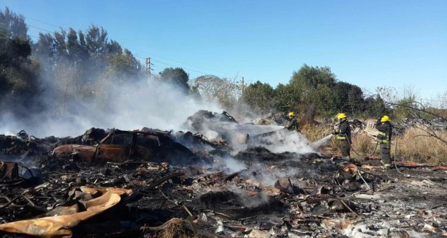 Alerta por “olor a gas”: Se trata de azufre tras el incendio en predio de Crucero General Belgrano