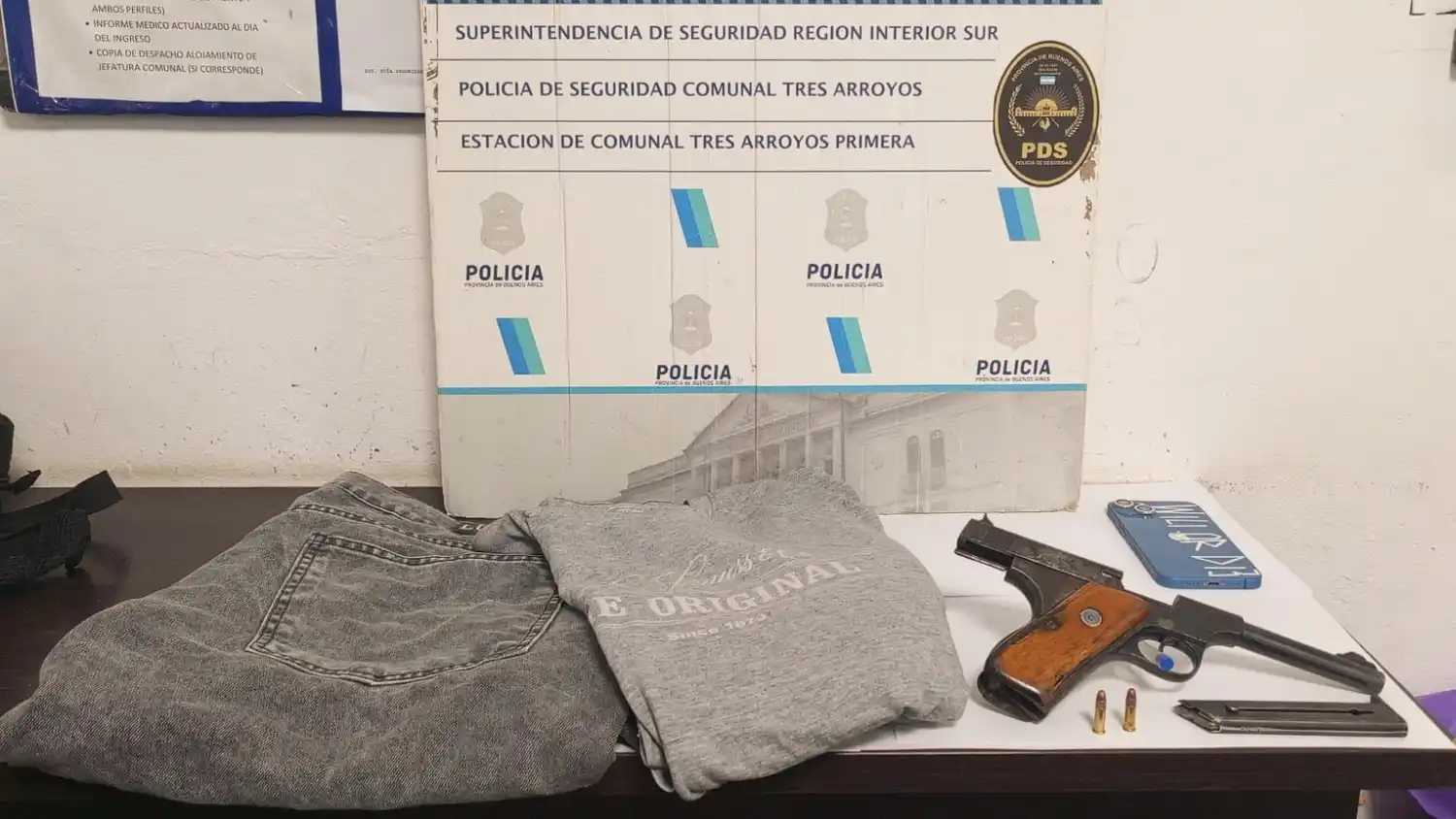 Secuestraron un arma de fuego y prendas utilizadas en el delito en un allanamiento