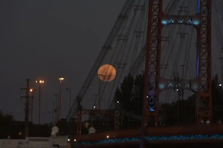 Qué es el fenómeno del Esturión, que hace que la luna llena se luzca más luminosa e impactante