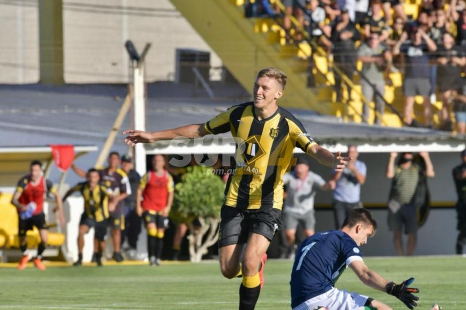 Rodrigo Castillo debutó con gol y triunfo en Deportivo Madryn