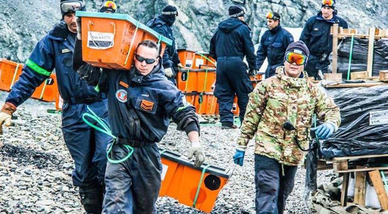 Más de 2.000 personas, buques y aeronaves se alistan para una nueva campaña antártica