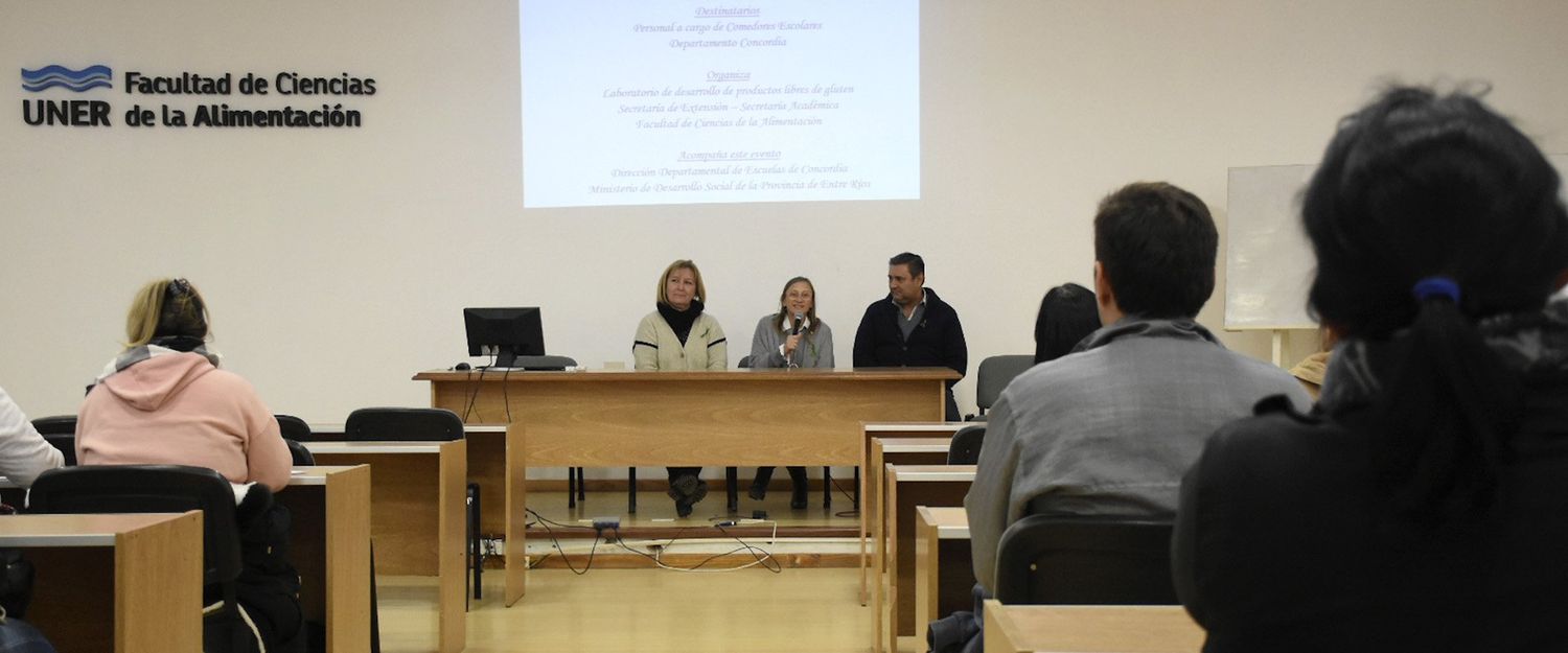 Trabajadores de comedores escolares se capacitan en la elaboración de alimentos libres de gluten