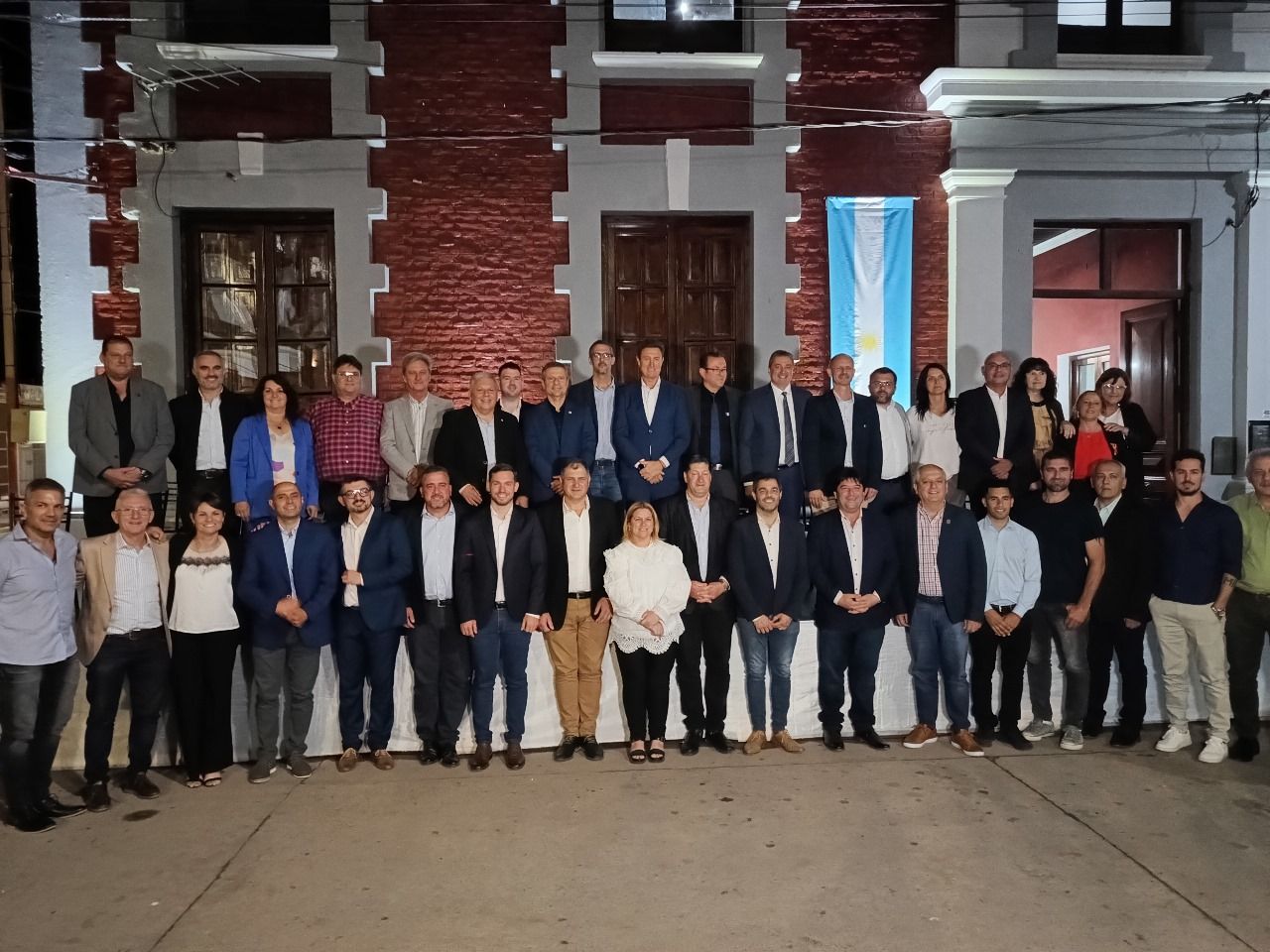 Intendentes y jefes comunales se reunieron en Villa Concepción del Tío para celebrar el aniversario departamental.