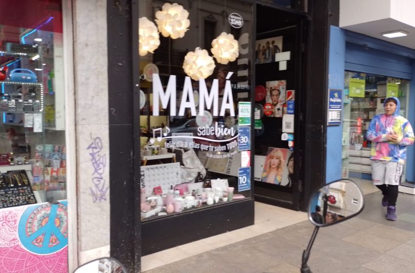 Ante la caída de las ventas, comerciantes se enfocan en recuperarse el Día de la Madre