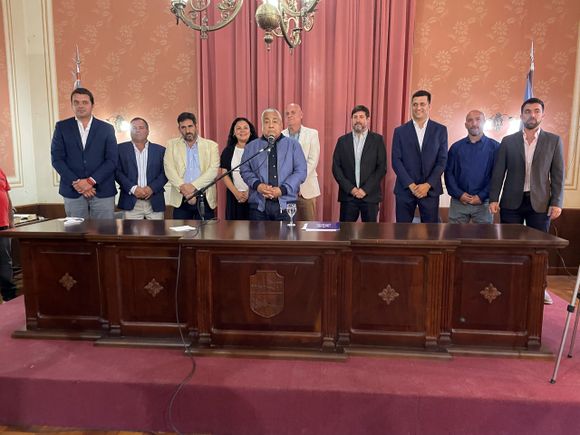 Uno por uno, quiénes son y cuánto cuestan los 45 funcionarios del Gobierno municipal