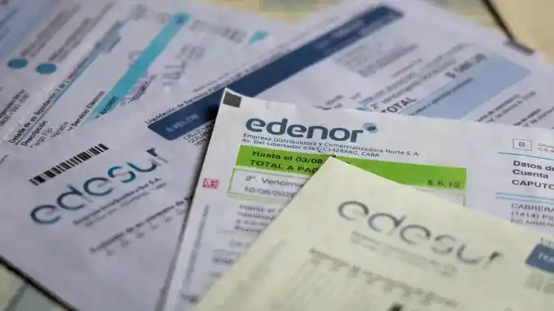 Provincia paga más de $10.500 millones de deuda por consumo eléctrico en barrios populares