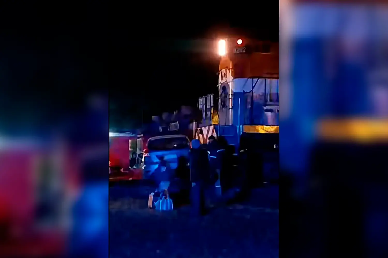 Un tren carguero embistió a un auto en Sunchales y lo arrastró más de 100 metros