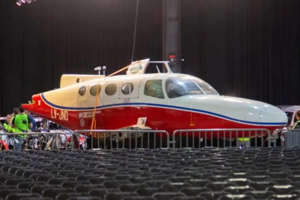 Aeronave subastada.