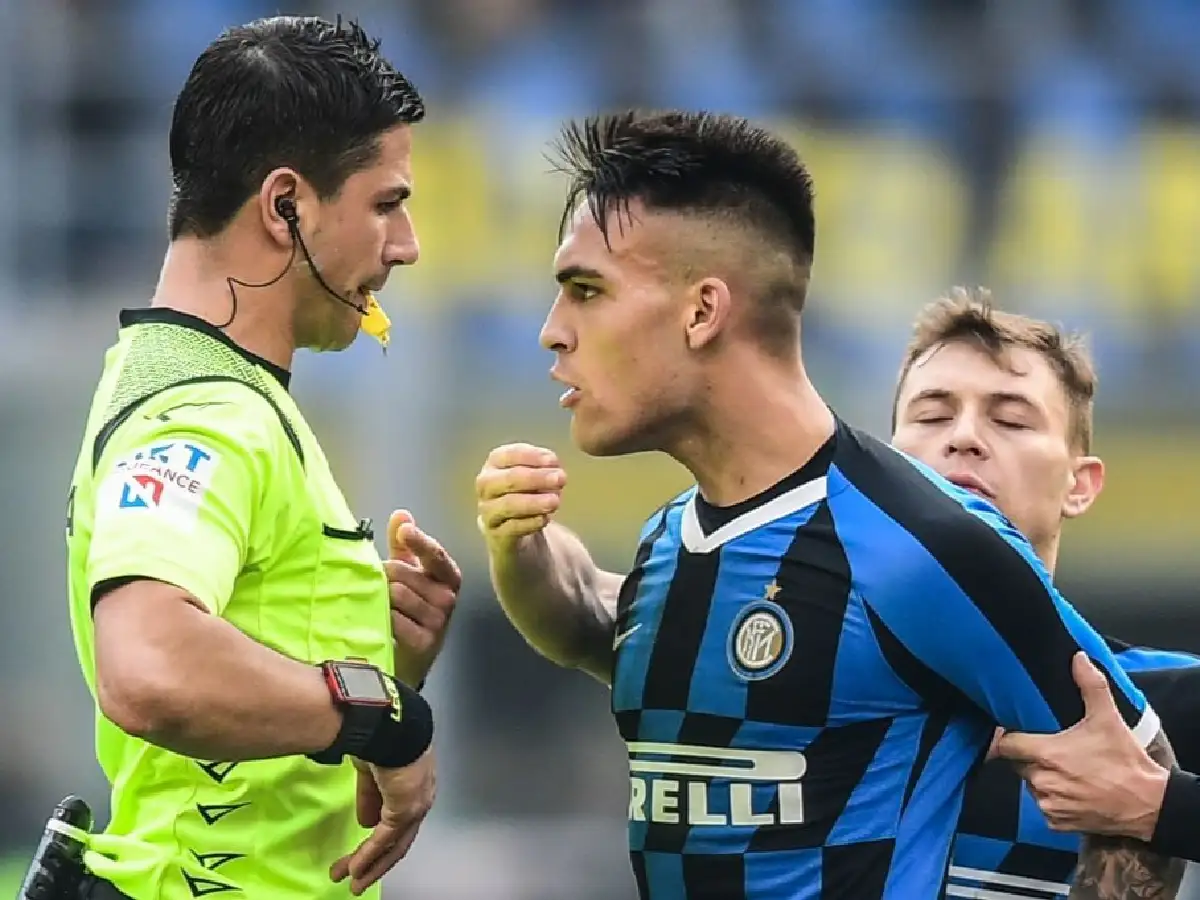 Gol y expulsión de Lautaro Martínez en Italia 