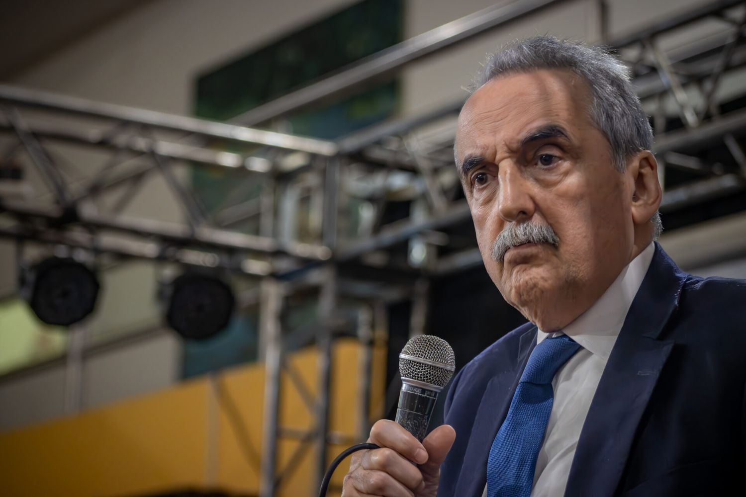 Guillermo Moreno en Tandil: recorrida por la ciudad, reunión con empresarios y acto popular