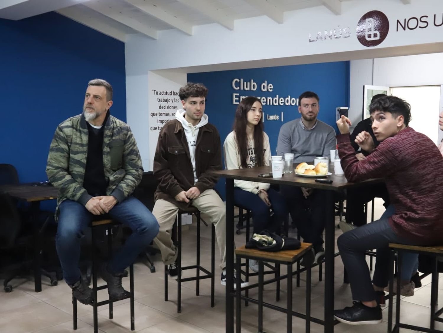 Lanús: Kravetz conversó con jóvenes del Club de Emprendedores