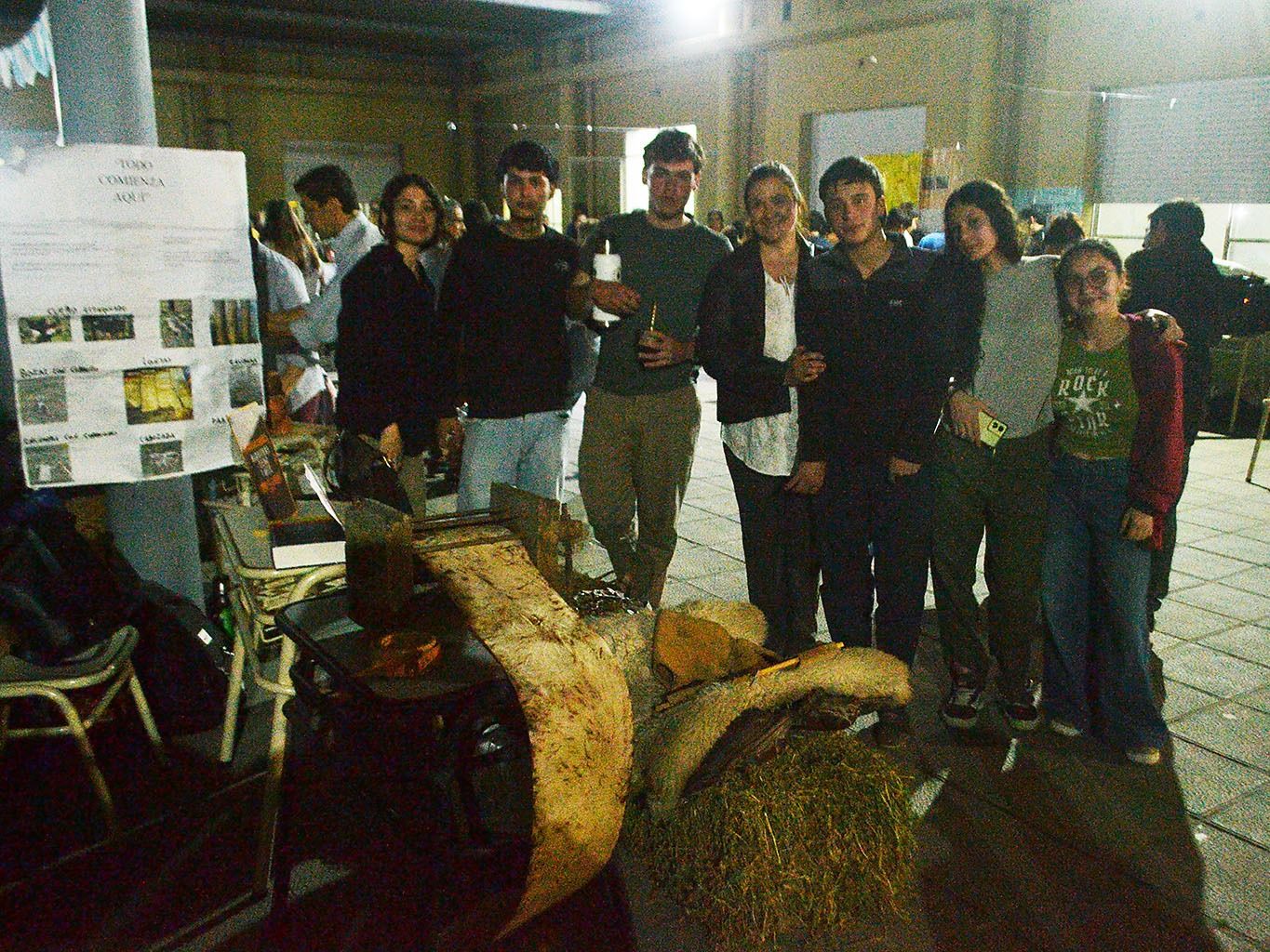 La ESJA N° 2 “Roberto Epele” realizó una feria de emprendimientos con gran participación estudiantil