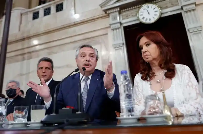Pese a las tensiones, Cristina Kirchner y Alberto Fernández ensayan una foto de unidad para respaldar a Massa