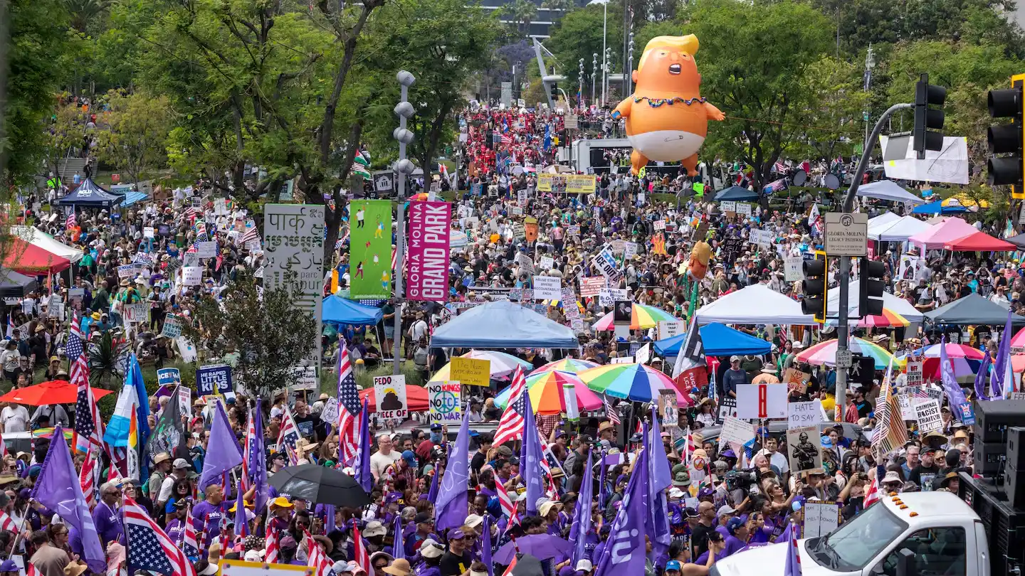 Bajo la consigna "No kings" hubo masivas protestas en Estados Unidos contra Donald Trump