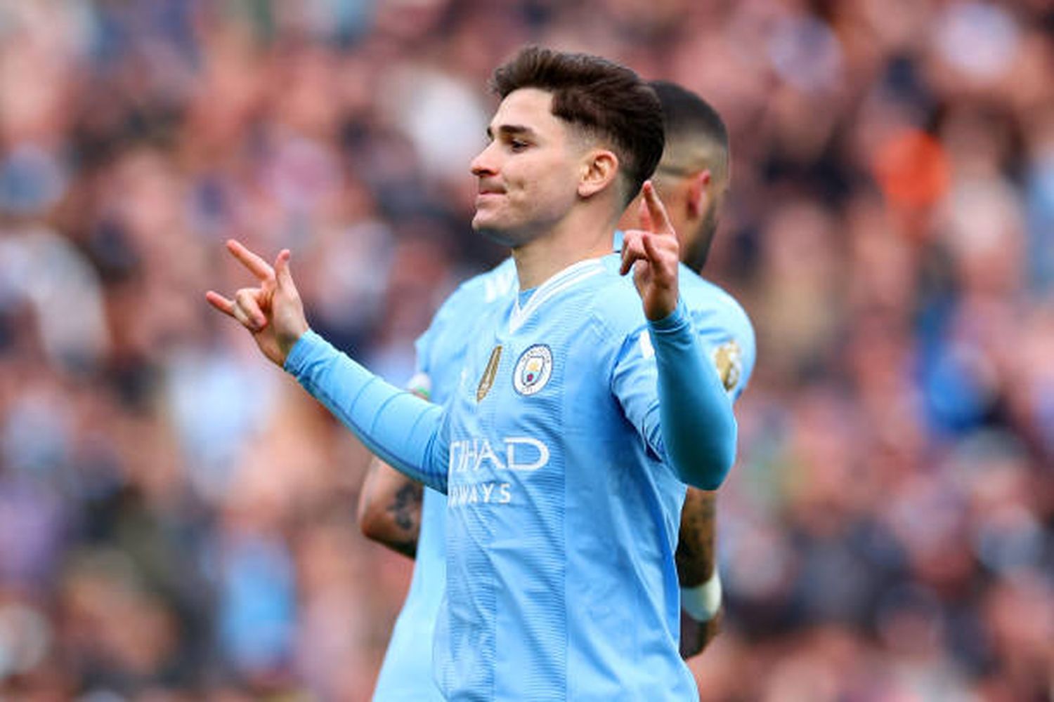 Manchester City va por el triunfo y la punta