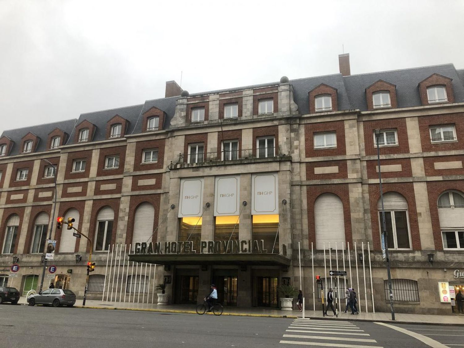 Mar del Plata: Denuncian despidos en el Hotel Provincial y UTHGRA se declaró en estado de alerta y movilización