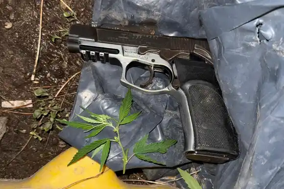 Balearon a un joven en zona noroeste y detuvieron a un sospechoso tras una persecución