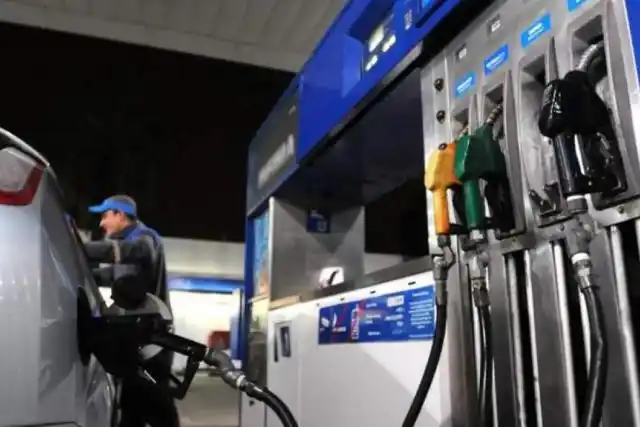 El derrumbe de la venta de nafta premium afecta a expendedores
