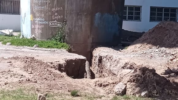Tanque copa: intimaron a la empresa, que “no tenía los caños” de agua