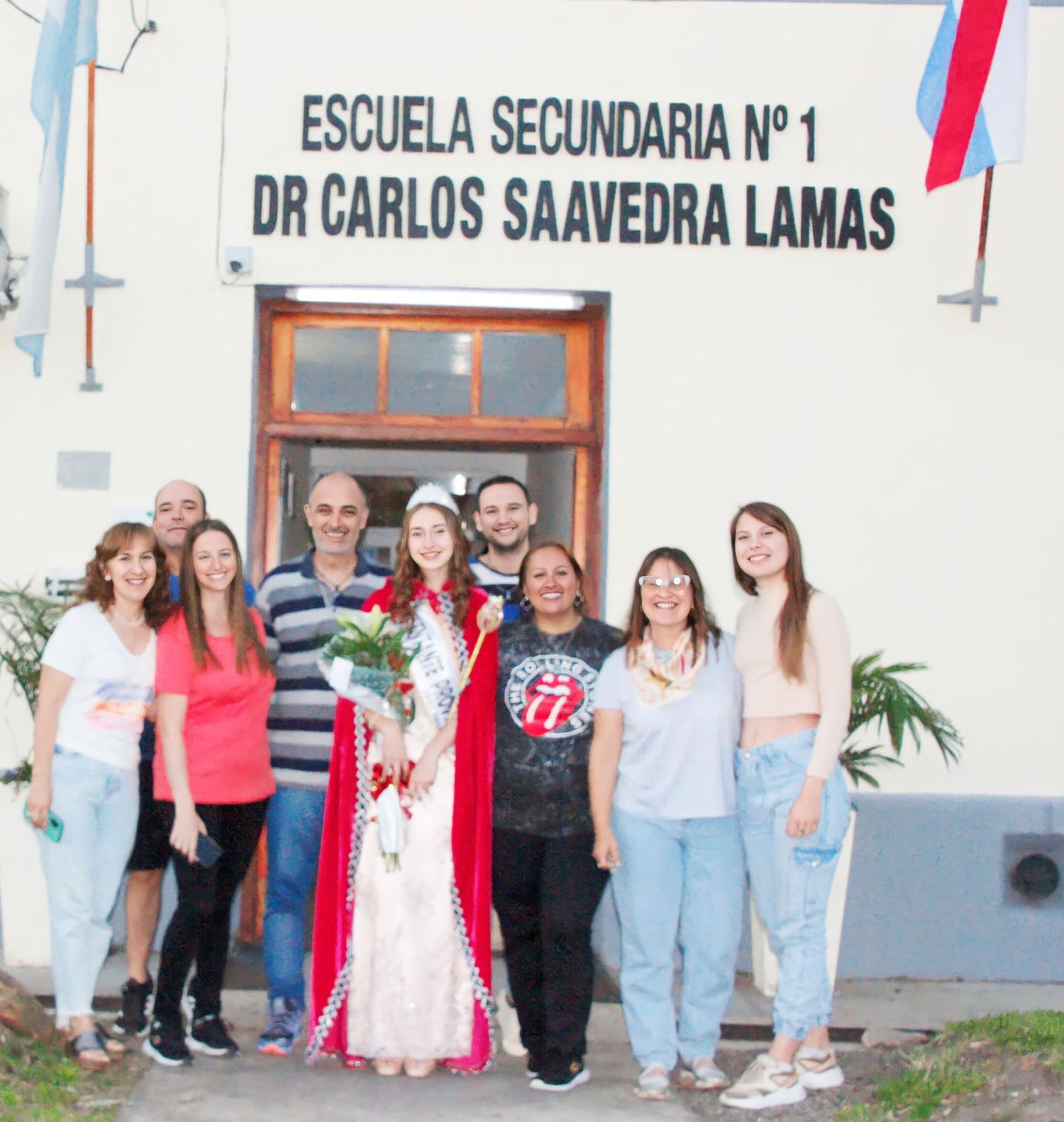 La institución educativa recibió a la reina provincial