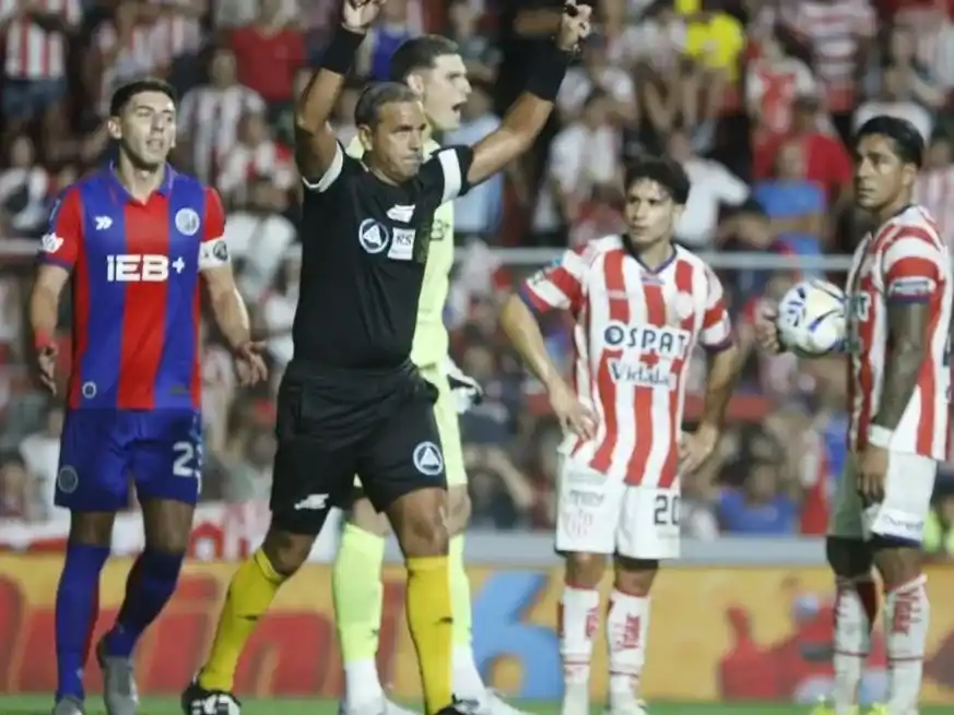 Los árbitros reivindicaron la institucionalidad en plena disputa judicial.