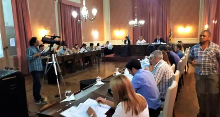 Vuelve a sesionar el Concejo, tras más de dos meses sin reuniones en el recinto