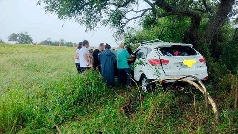 Ruta Nº12 : dos heridos graves tras despistar y volcar su vehículo