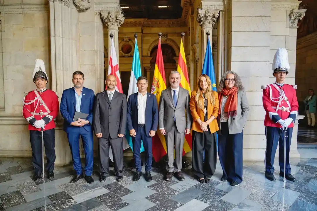 Kicillof cierra su gira en España junto a Pedro Sánchez, Lula, Petro, Sheinbaum y Rodríguez Zapatero