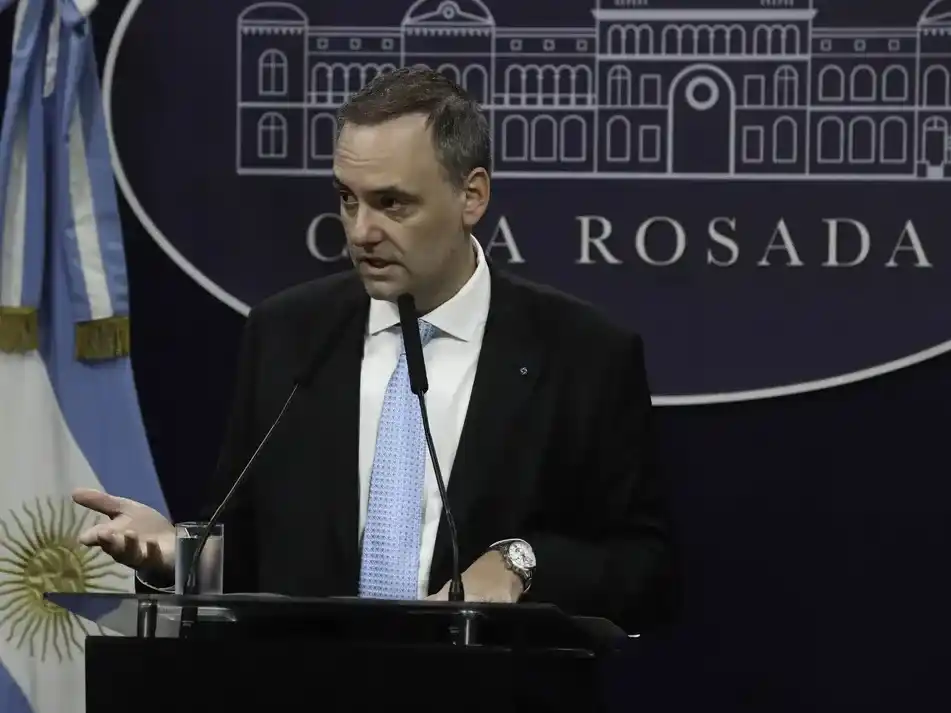 Adorni anunció cambios en Andis y apuntó contra el IOMA por una millonaria deuda con el Garrahan