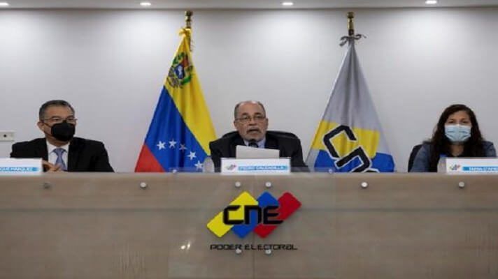 ¿POR QUÉ DEJARON QUE FREDDY SUPERLANO SE POSTULE? Las preguntas que debe responder el CNE