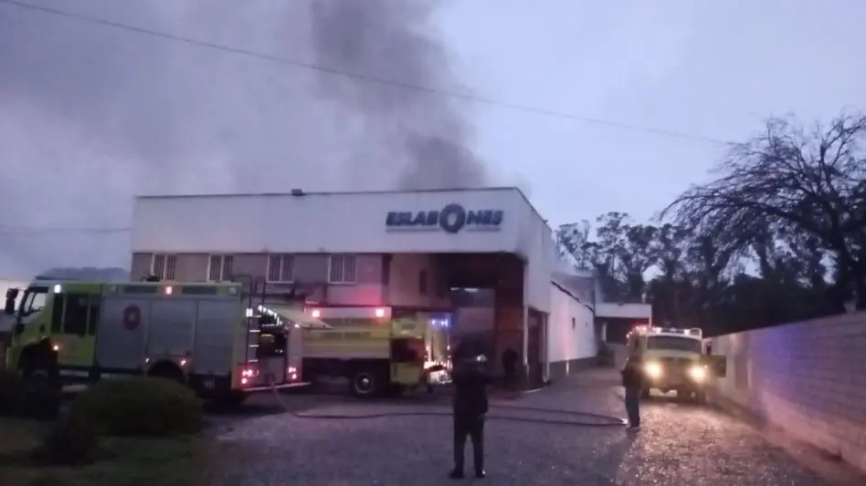 Feroz incendio en la Ruta 88 