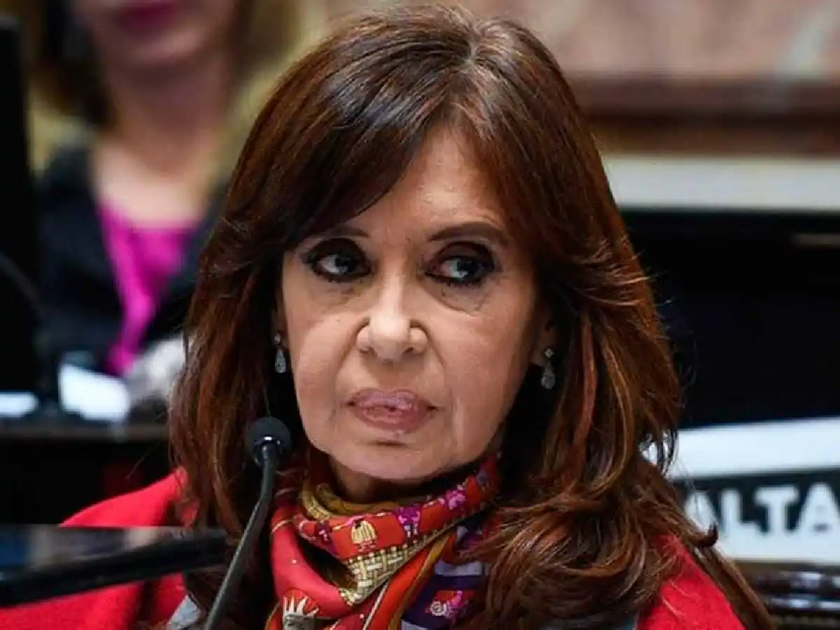Stornelli pidió acusar a Cristina de 913 hechos de sobornos