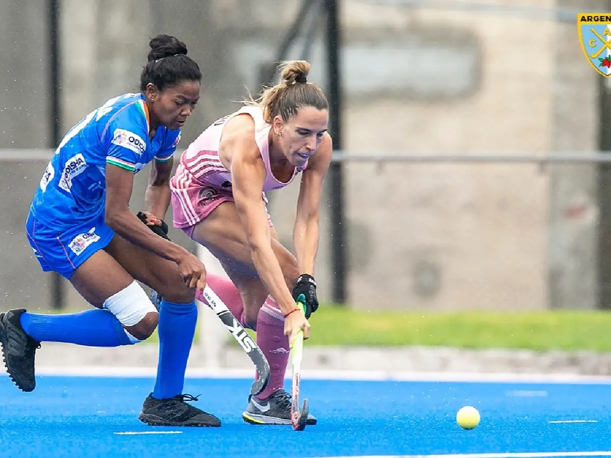 Las Leonas empataron con India