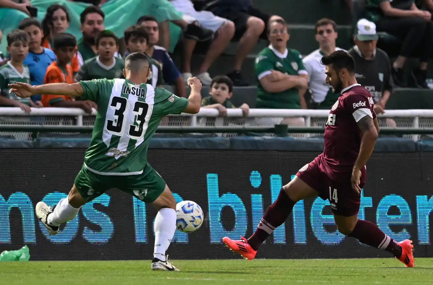 Lanús se llevó todo