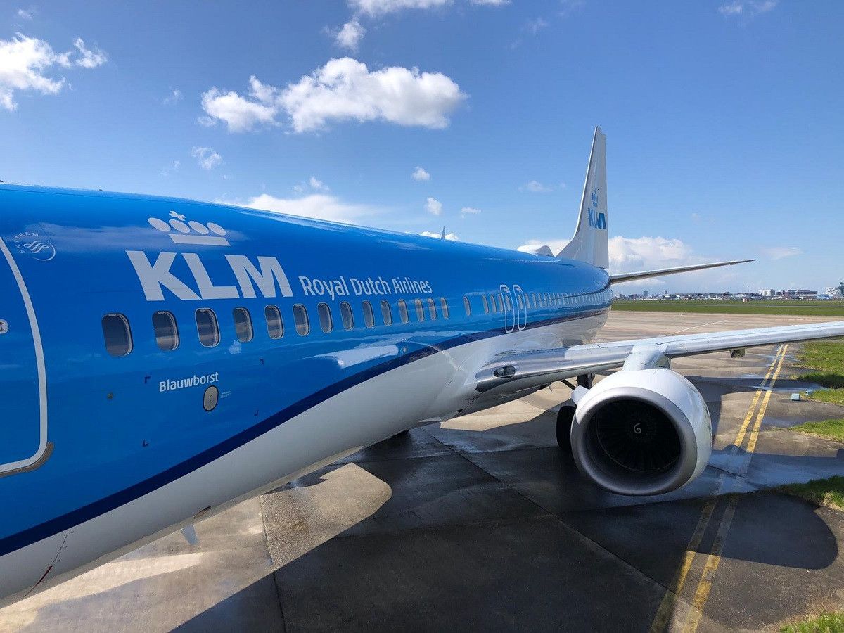 Milagro en el aire: Durante un vuelo, médico de La Plata le salvó la vida a una mujer haciéndole RCP