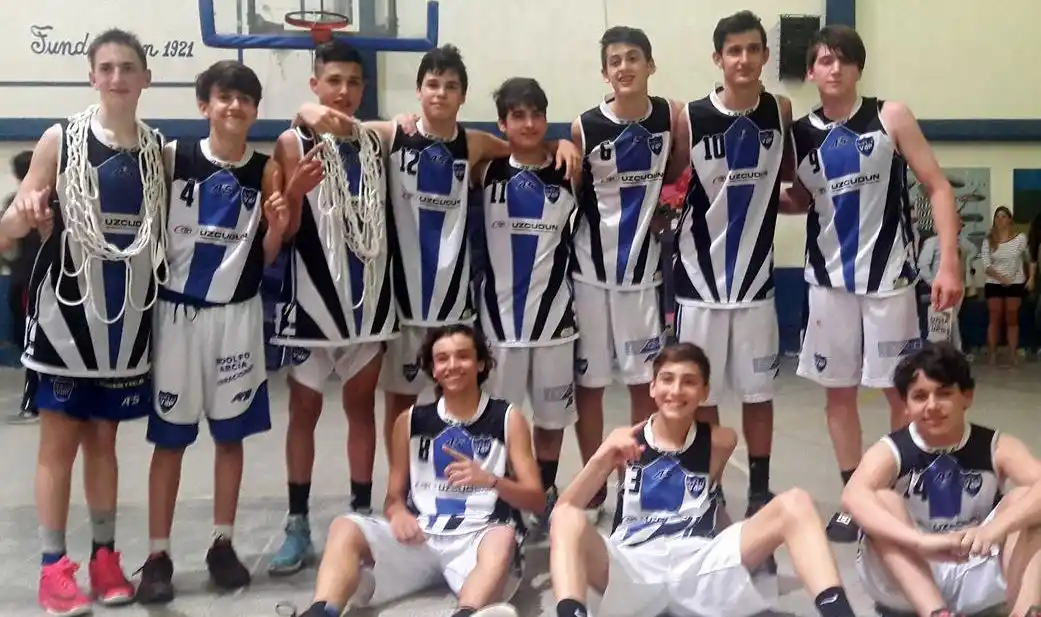 Villa del Parque festejó en U15