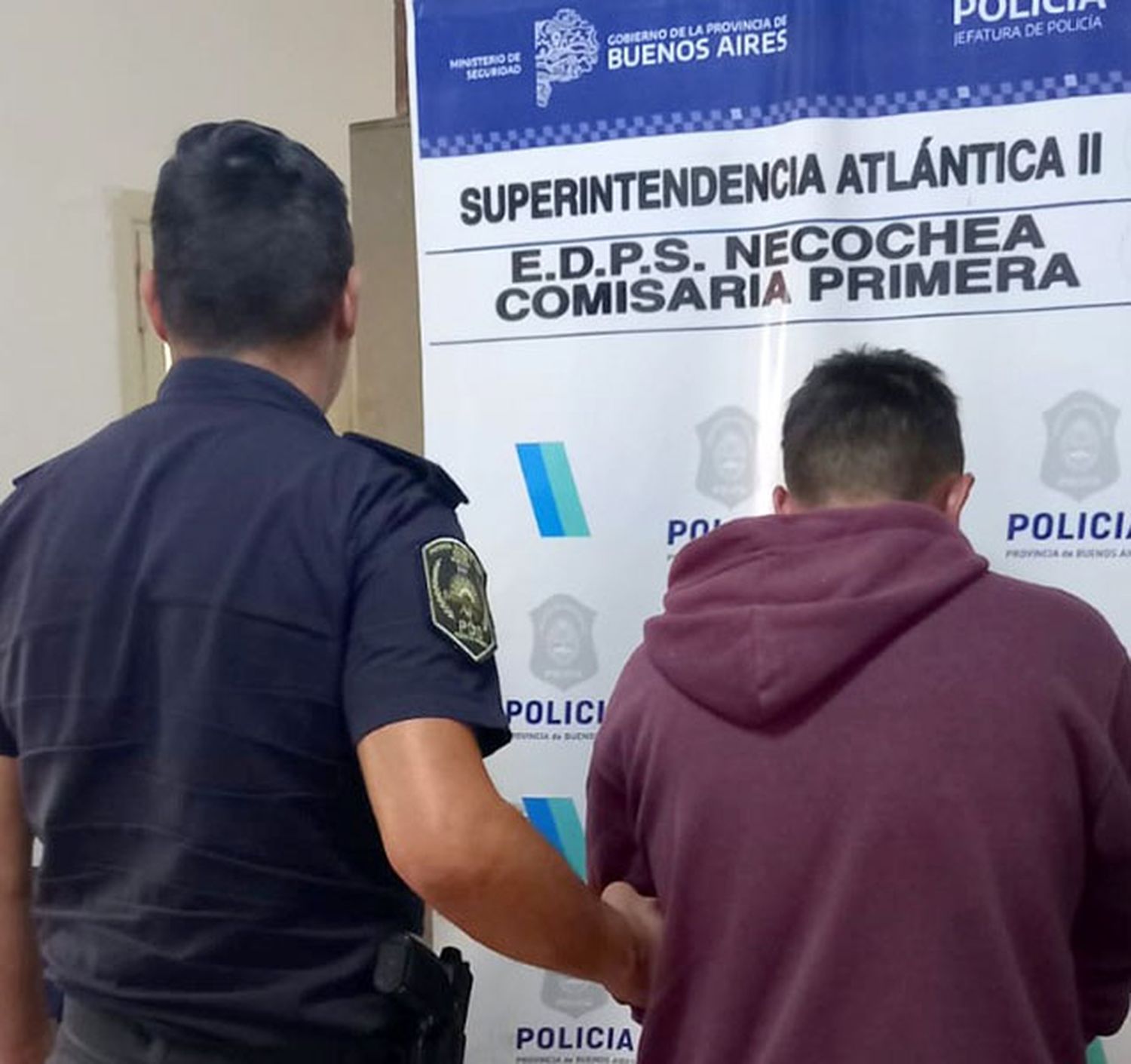 Dos hombres fueron detenidos por un asalto, un robo y amenazas