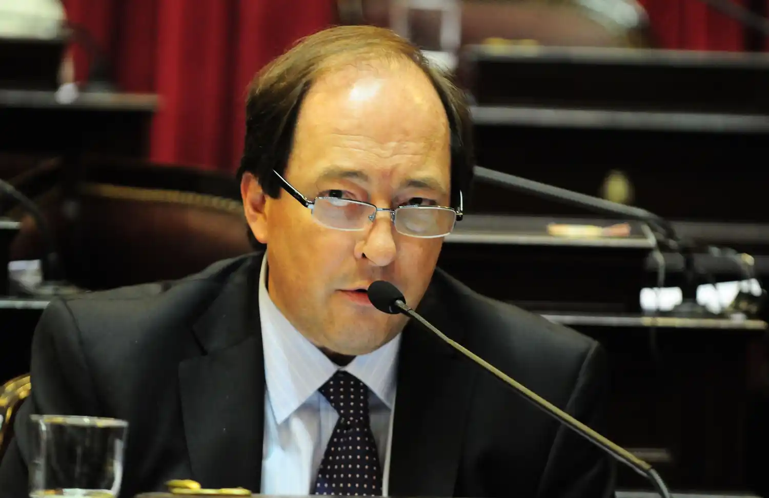 Sanz pidió que el Gobierno deje de "mariconear"