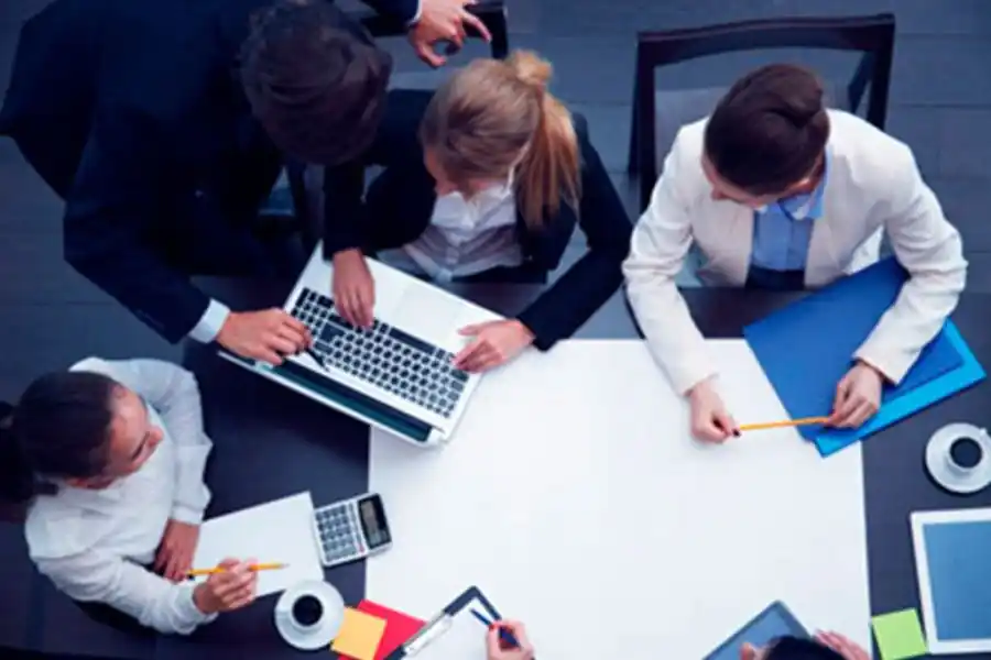 Jóvenes de la ciudad que iniciarán un proceso de prácticas laborales