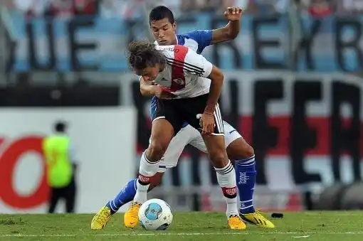 River empató con Vélez en Núñez 