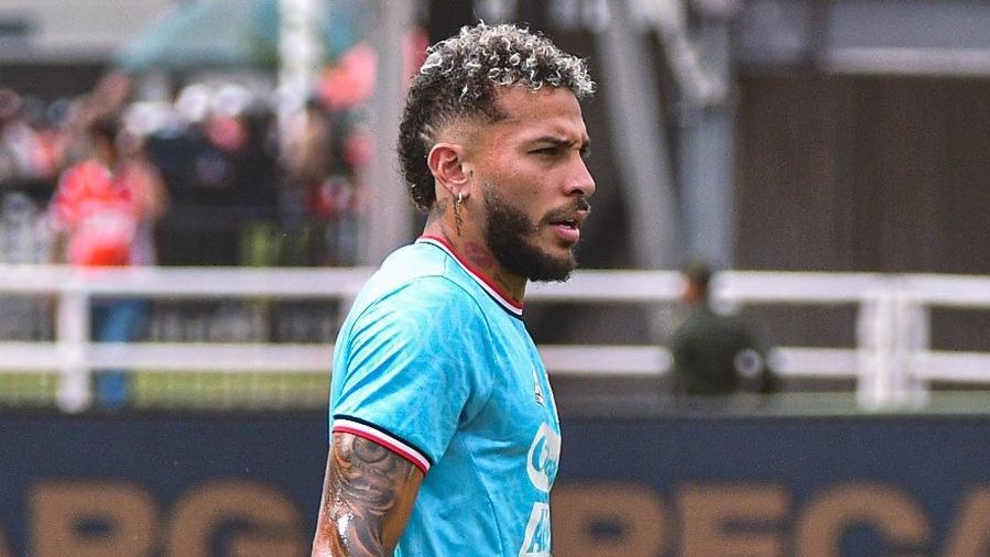 Racing e Independiente se disputan al colombiano Vergara