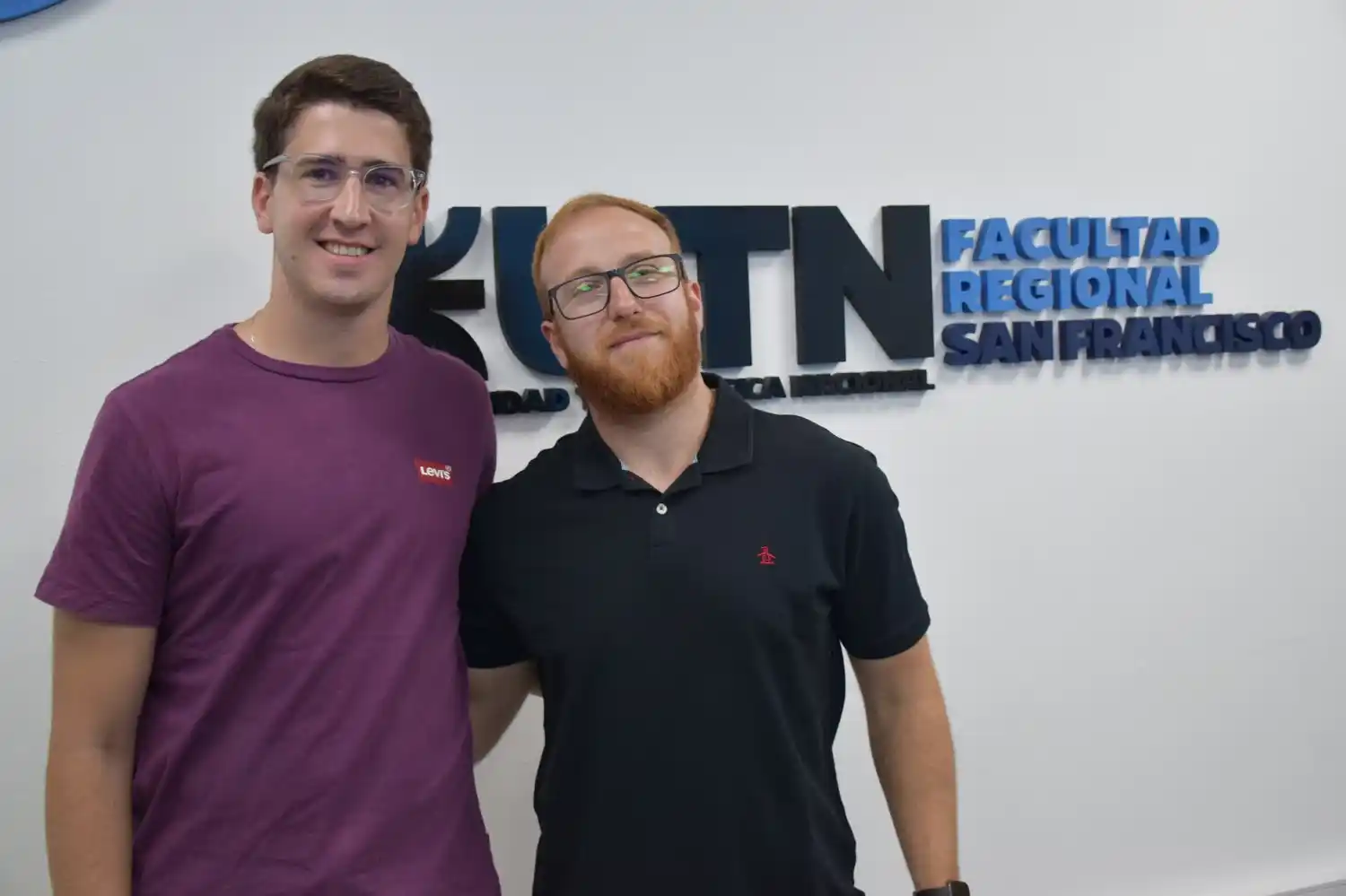 Francisco Pereyra Aponte y Maximiliano Gatto, exestudiantes de Ingeniería, culminaron con éxito la Licenciatura en Física en el Balseiro.