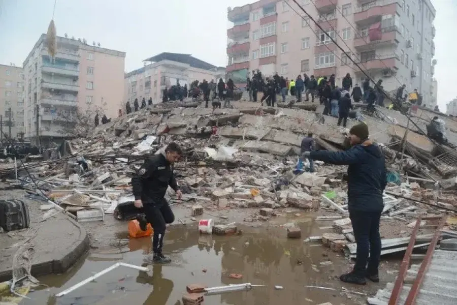 Terremoto en Turquía y Siria: Se calculan alrededor de 5000 muertos y se espera la ayuda internacional