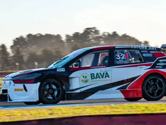 Ponce de León consiguió la primera victoria de la temporada en el autódromo Provincia de La Pampa (TC2000).