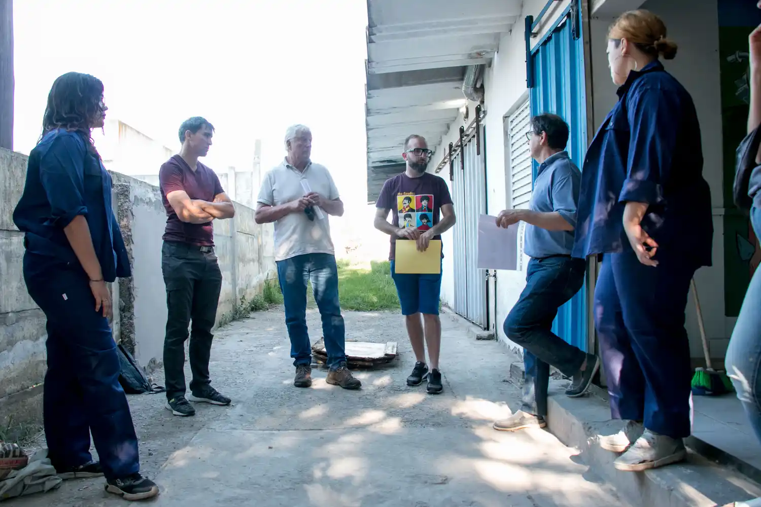 Elaborarán planchones ecológicos para generar empleo joven y mejorar las viviendas en los barrios populares